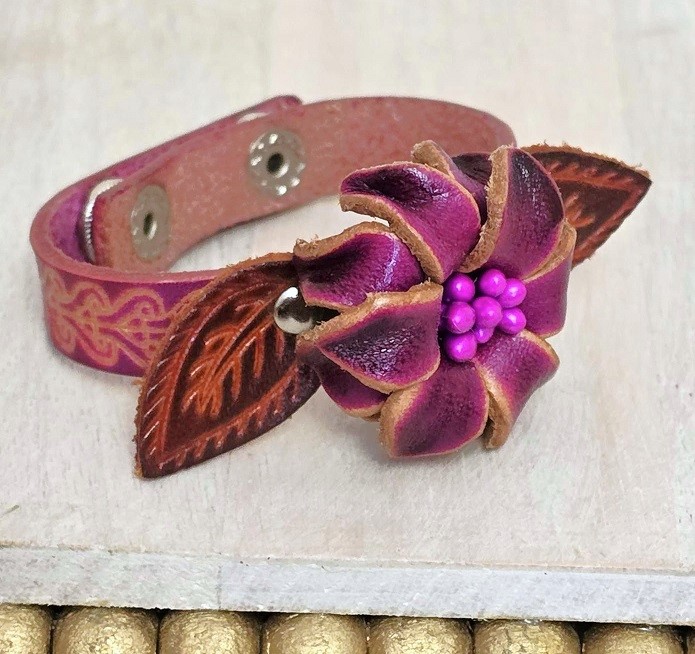 Mexican genuine leather center flower bracelet, band style, adjustable two snaps