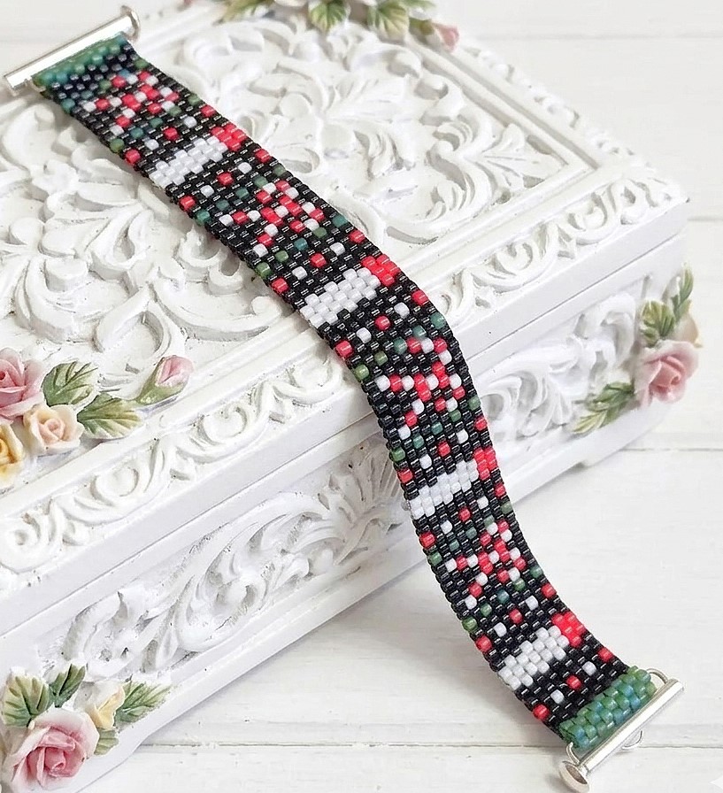 Miyuki Glass Christmas Themed Bracelet Snowmen and Candy Canes Miyuki Glass Christmas Themed Bracelet Snowmen and Candy Canes