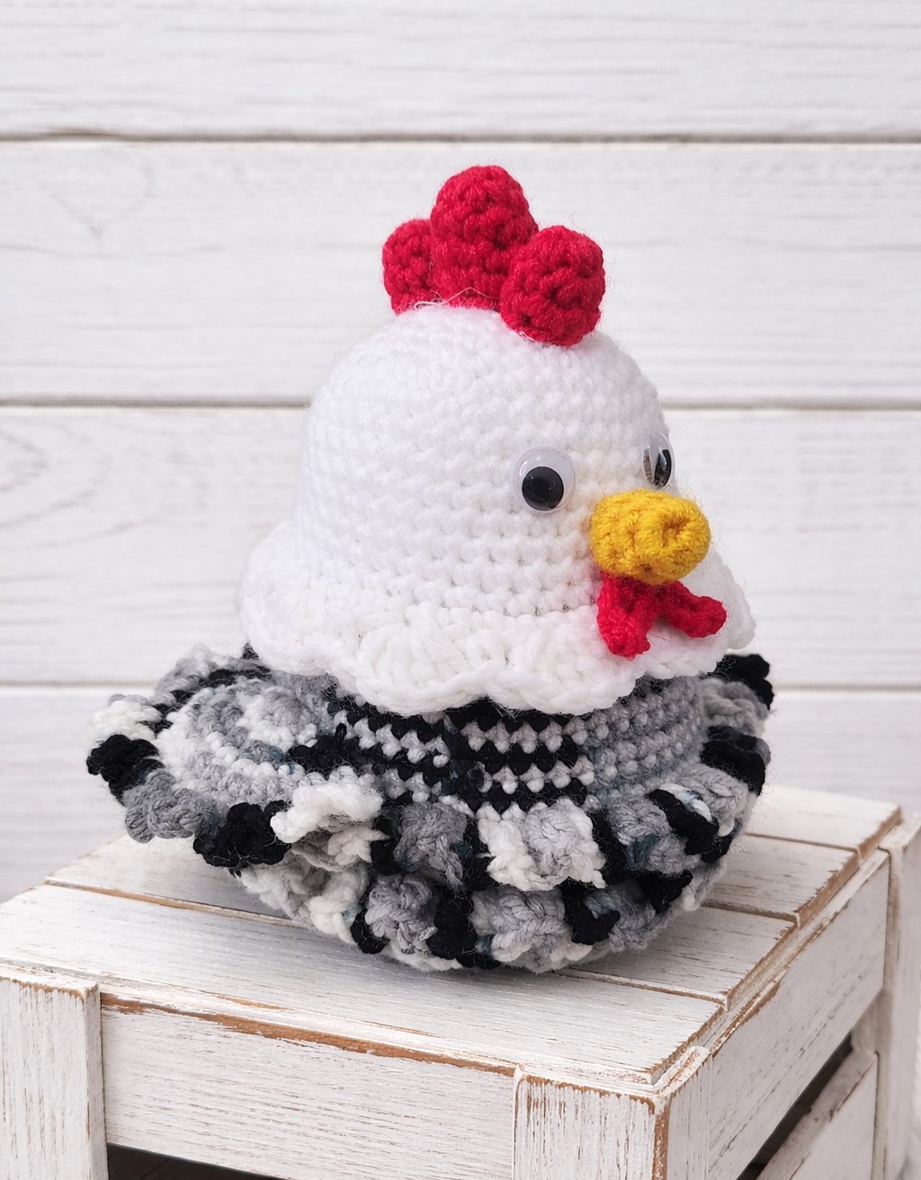 Crochet Chicken - Black and White