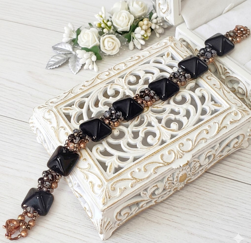 Black Glass Pyramid Bead Bracelet with Copper Accents Black Glass Pyramid Bead Bracelet with Copper Accents