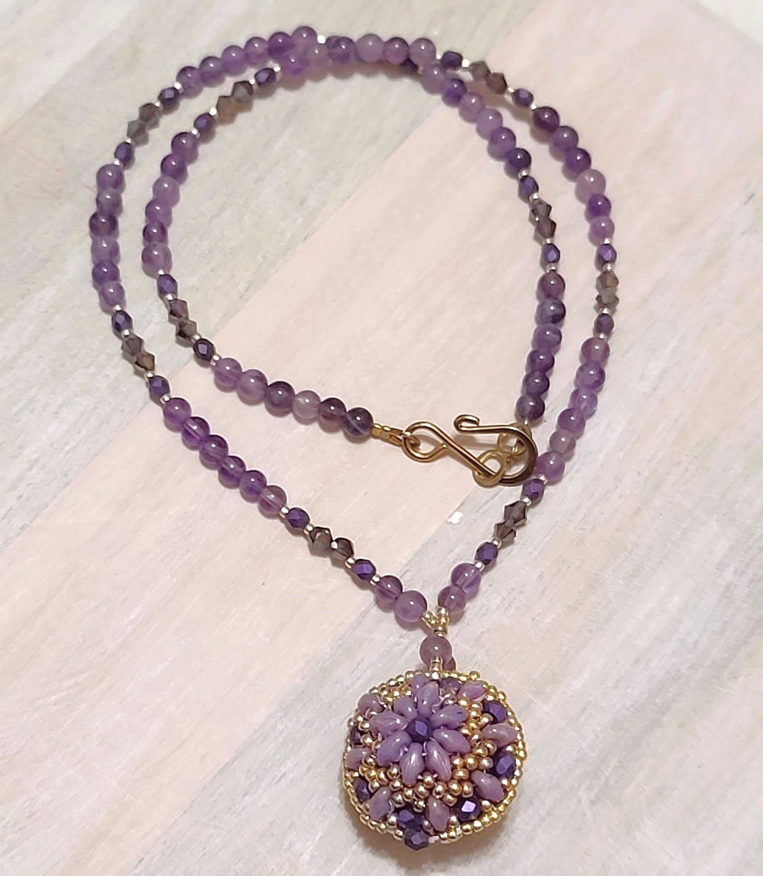 Ameythst Gemstones and Crystal Beaded Bead Pendant Necklace