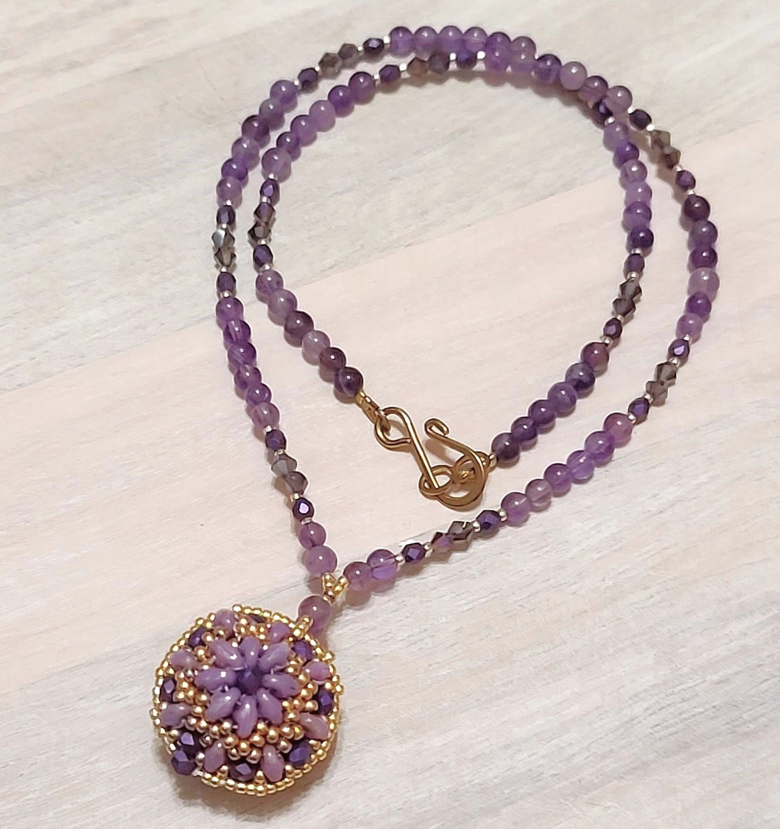 Ameythst Gemstones and Crystal Beaded Bead Pendant Necklace