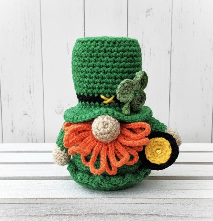 Crochet amigurumi leprechaun gnome
