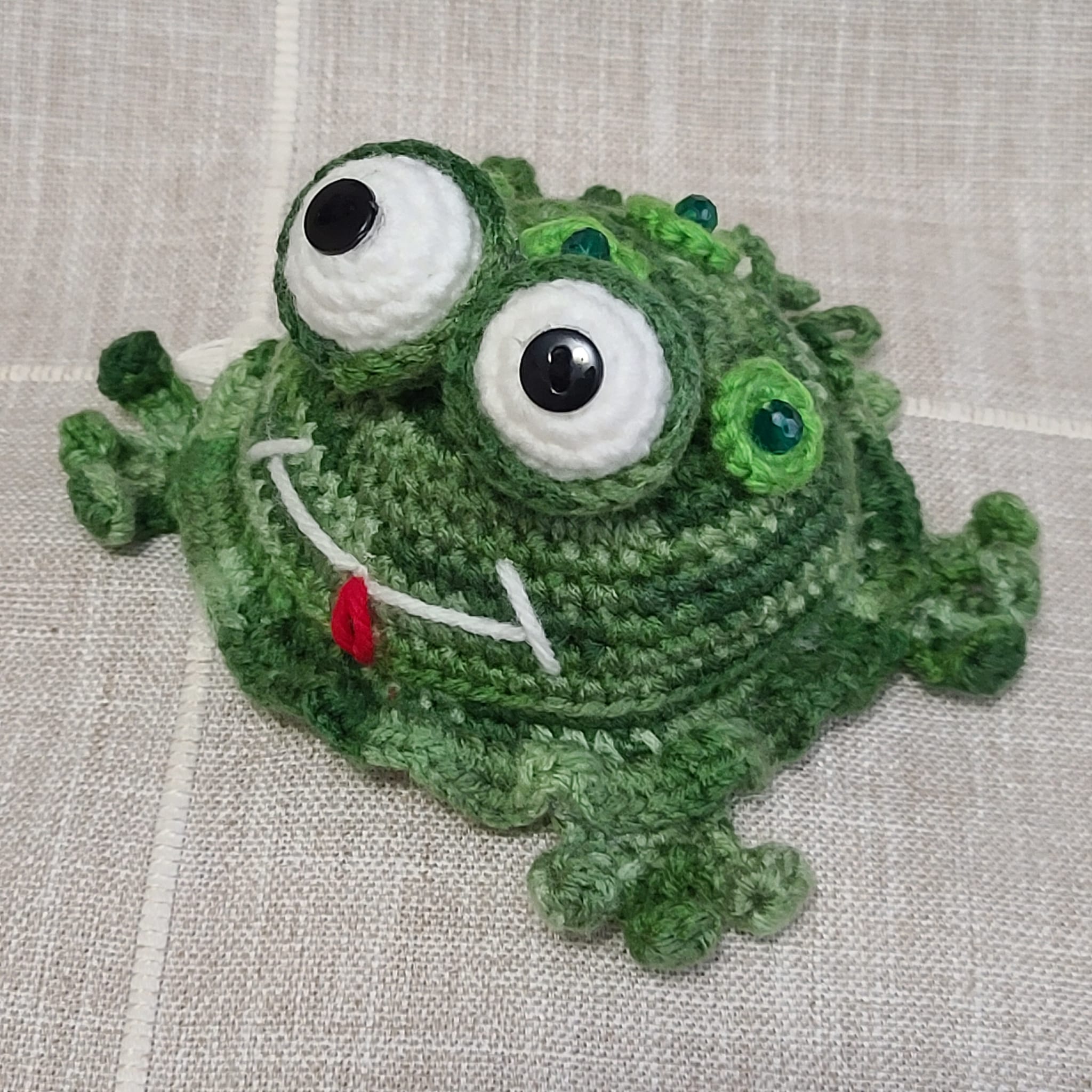 Crochet amigurumi handmade green frog - Click Image to Close