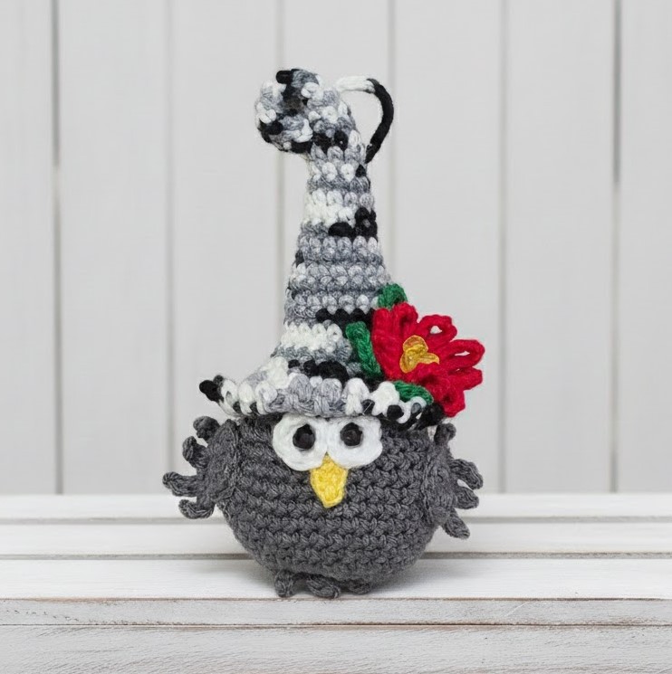 Crochet amigurumi handmad christmas owl ornament