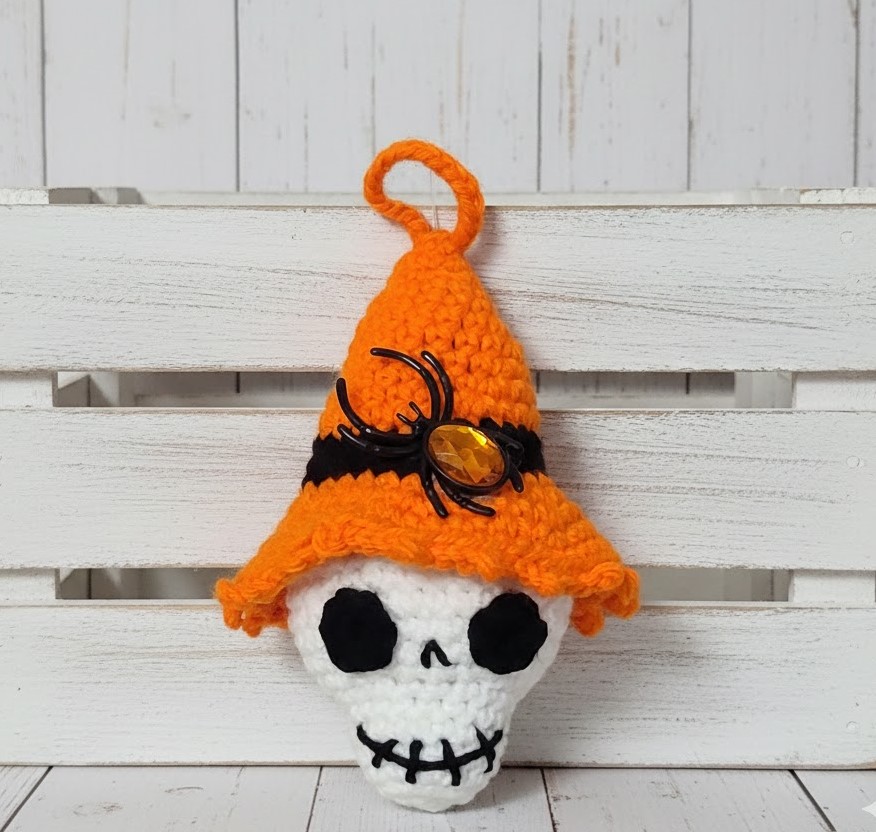Crochet amigurumi halloween skull ornament Crochet amigurumi halloween skull ornament
