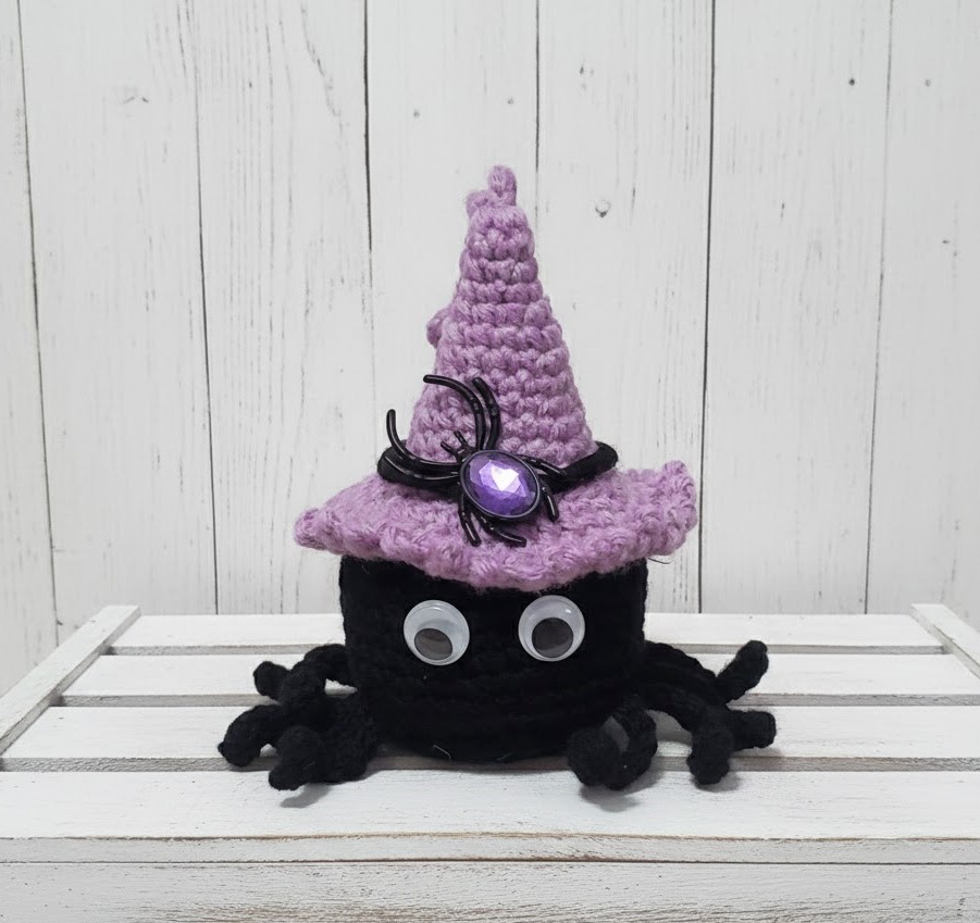 Crochet amigurumi halloween black spider purple witch hat