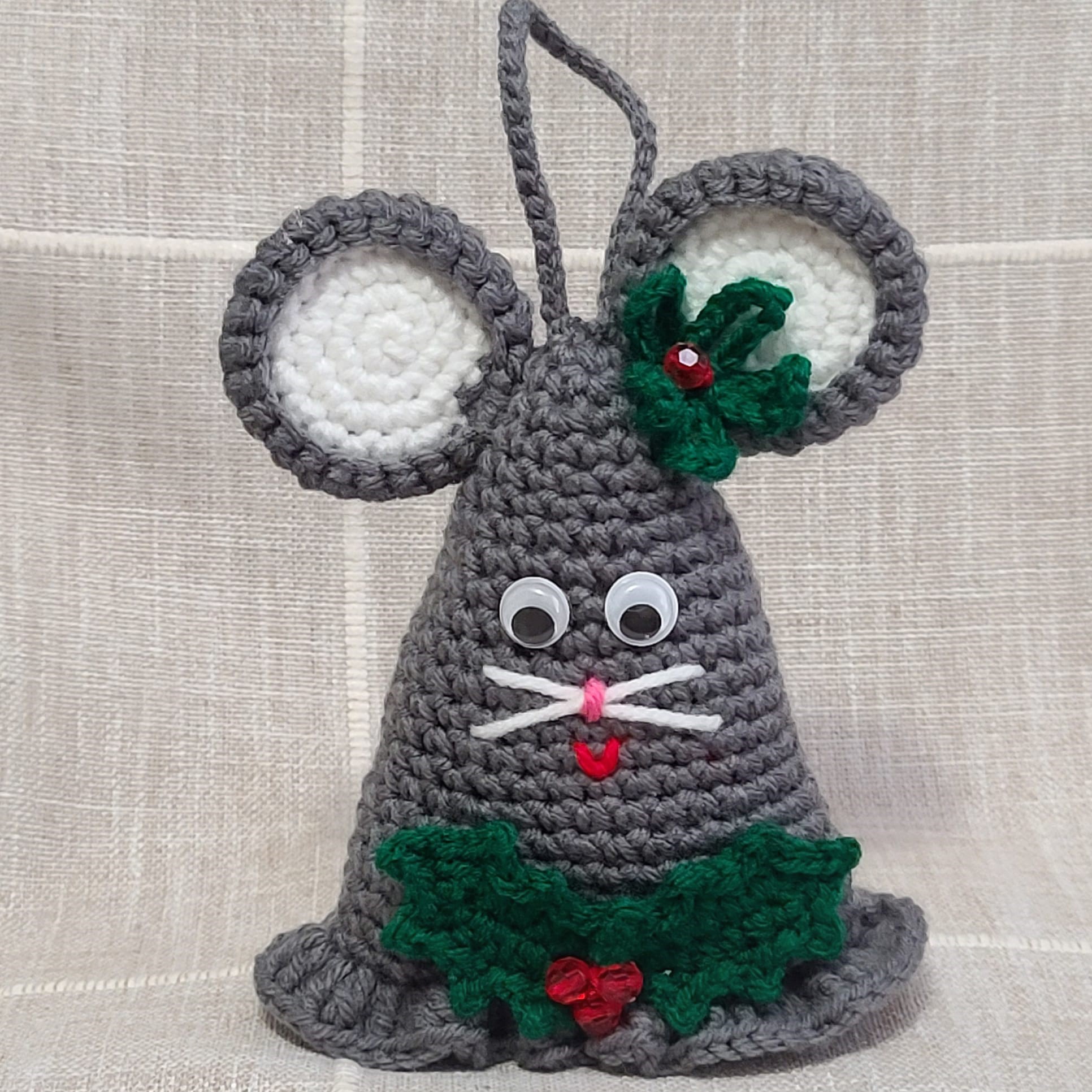 Crochet amigurumi handmade stuffed christmas mouse ornament - Click Image to Close