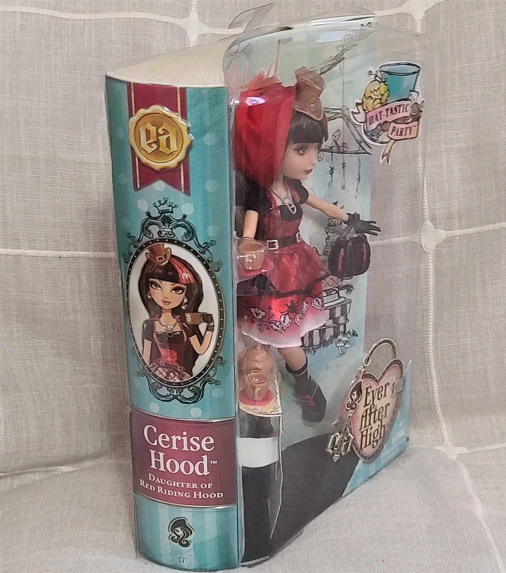 Mattel Ever After High Cerise doll, Retired New in box 2013