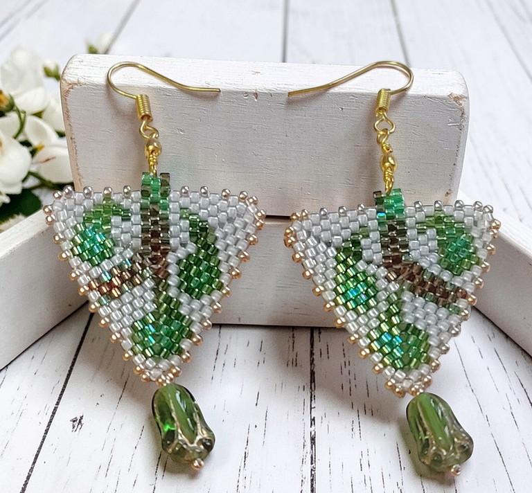 Peyote Stitch Triangle Earrings with Nature Inspired Design