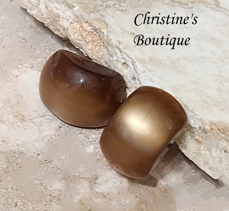 Vintage brown moonglow earrings - screwbacks - Click Image to Close