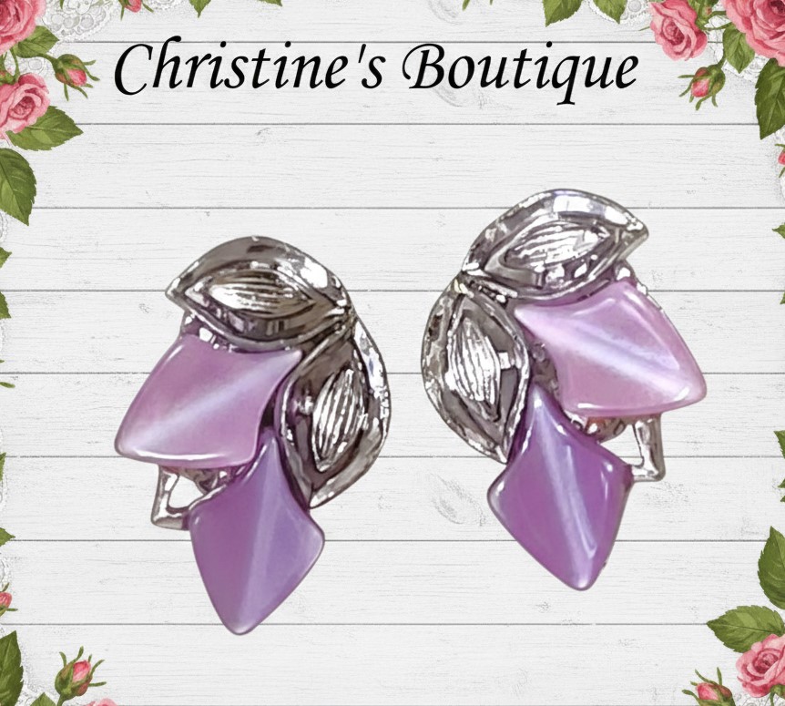 Thermoset earrings, vintage clip ons in purple and pink colors