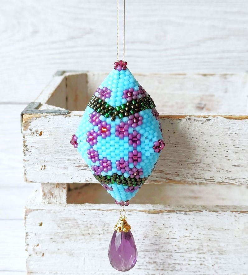 Beaded ornament, handmade, miyuki glass beads, art deco gardent flowers design