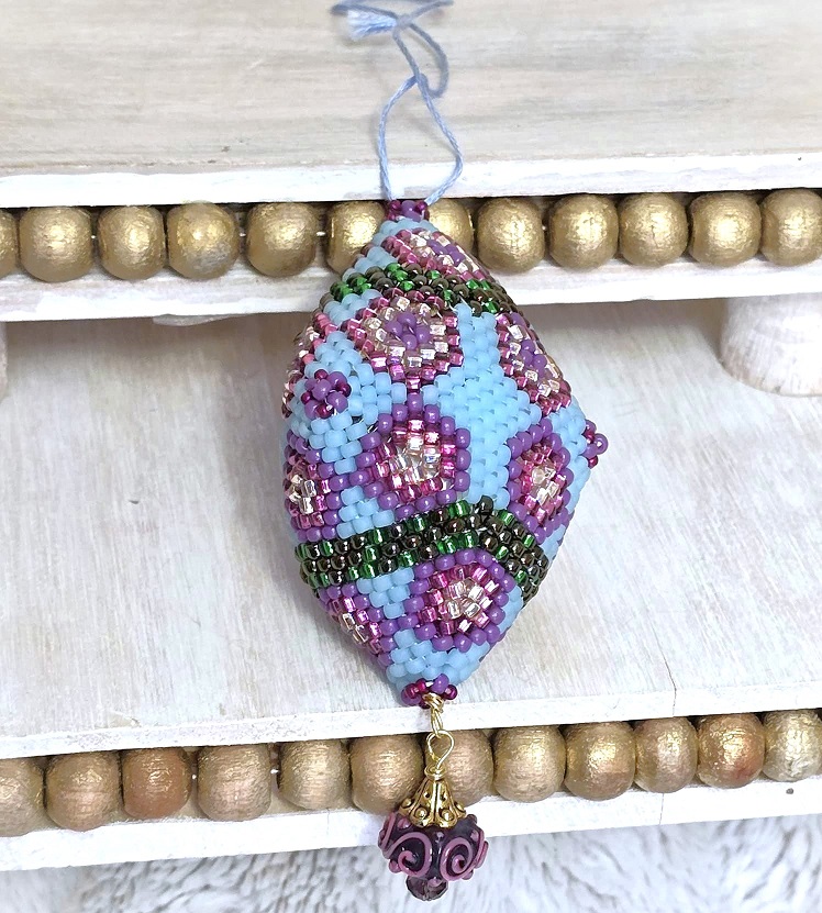 Beaded ornament, handmade, miyuki glass beads, art deco gardent flowers design