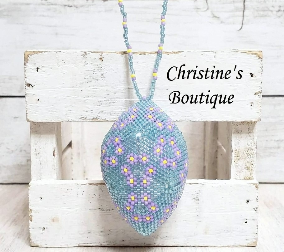 Beaded egg, beaded egg ornament, handcrafted egg, egg with daisy design, 3D egg ornament, easter egg