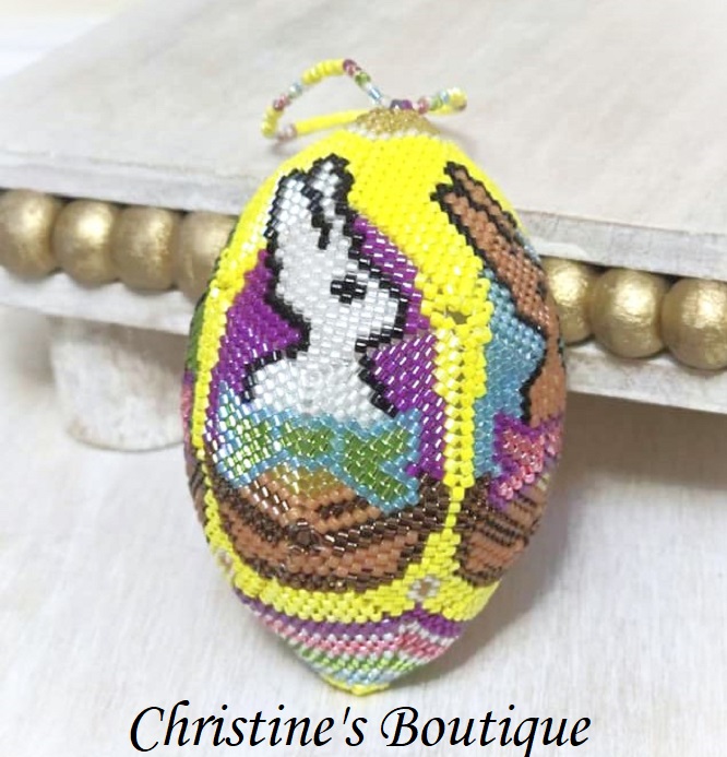 Beaded egg, beaded egg ornament, handcrafted egg, egg with daisy design, 3D egg ornament, easter egg - Click Image to Close