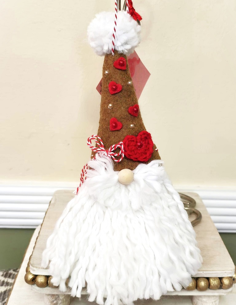 Gnome ornament, handmade gnome, gnome with gingerbread hat and hearts - Click Image to Close