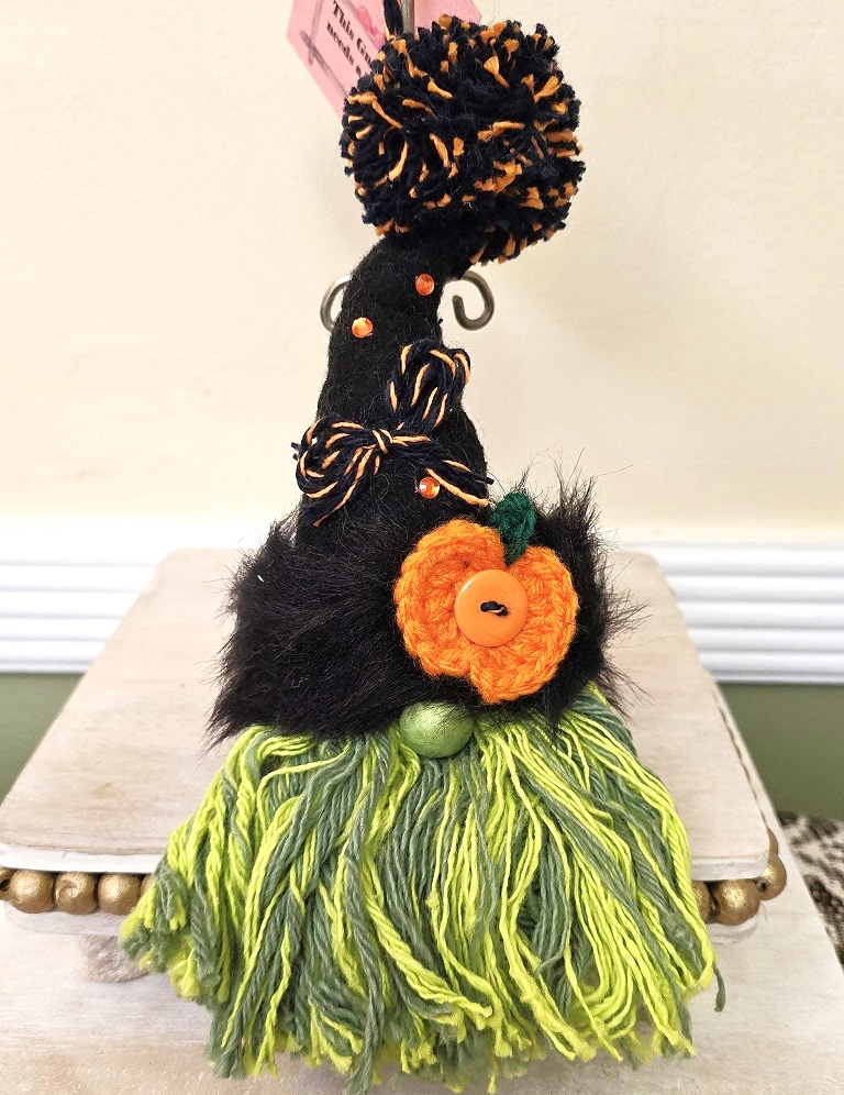 Gnome ornament, handmade gnome, halloween witch gnome, gnome with green beard and black hat - Click Image to Close