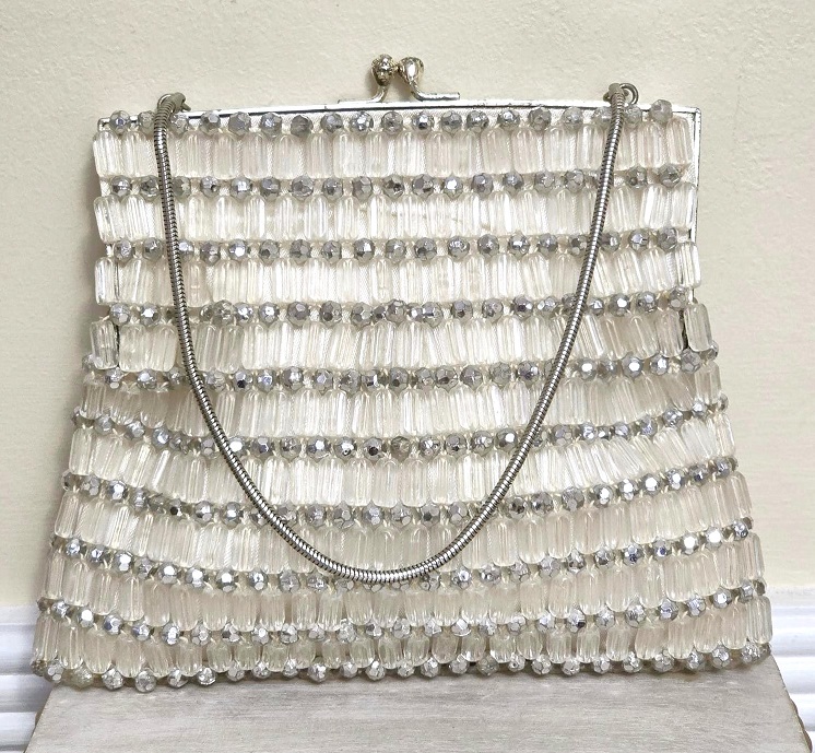 Beaded purse, vintage beaded handbag, kiss lock purse, signed designer Magid, made in Japan - Click Image to Close