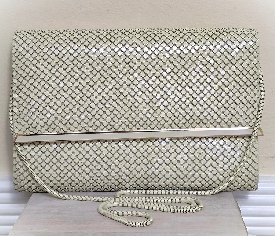 Mesh handbag, vintage 1980's handbag, metal mesh disks, with beige snake chain strap - Click Image to Close