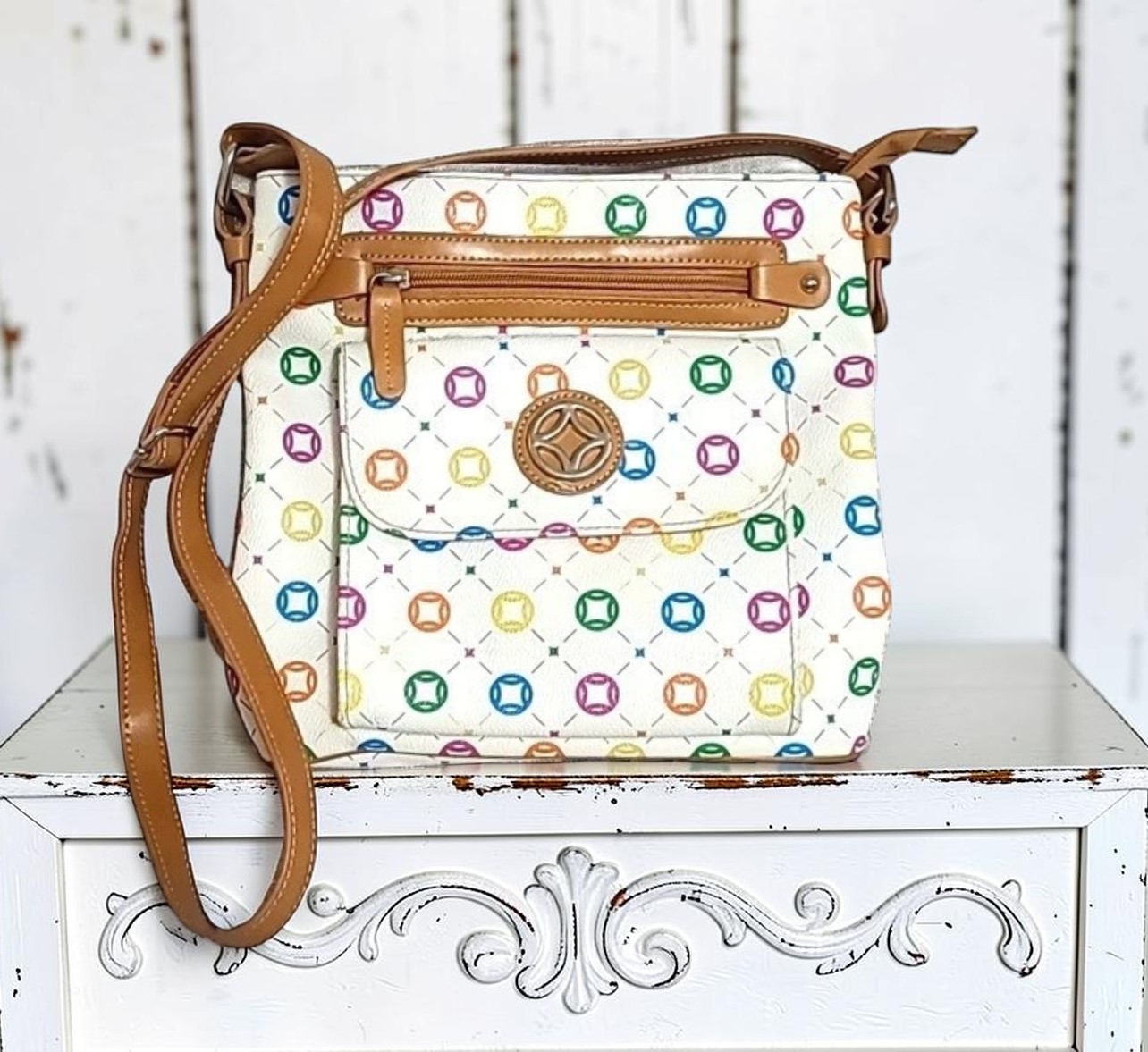 Croft & Barrow mongram cross body purse, adjustable strap white and tan trirm