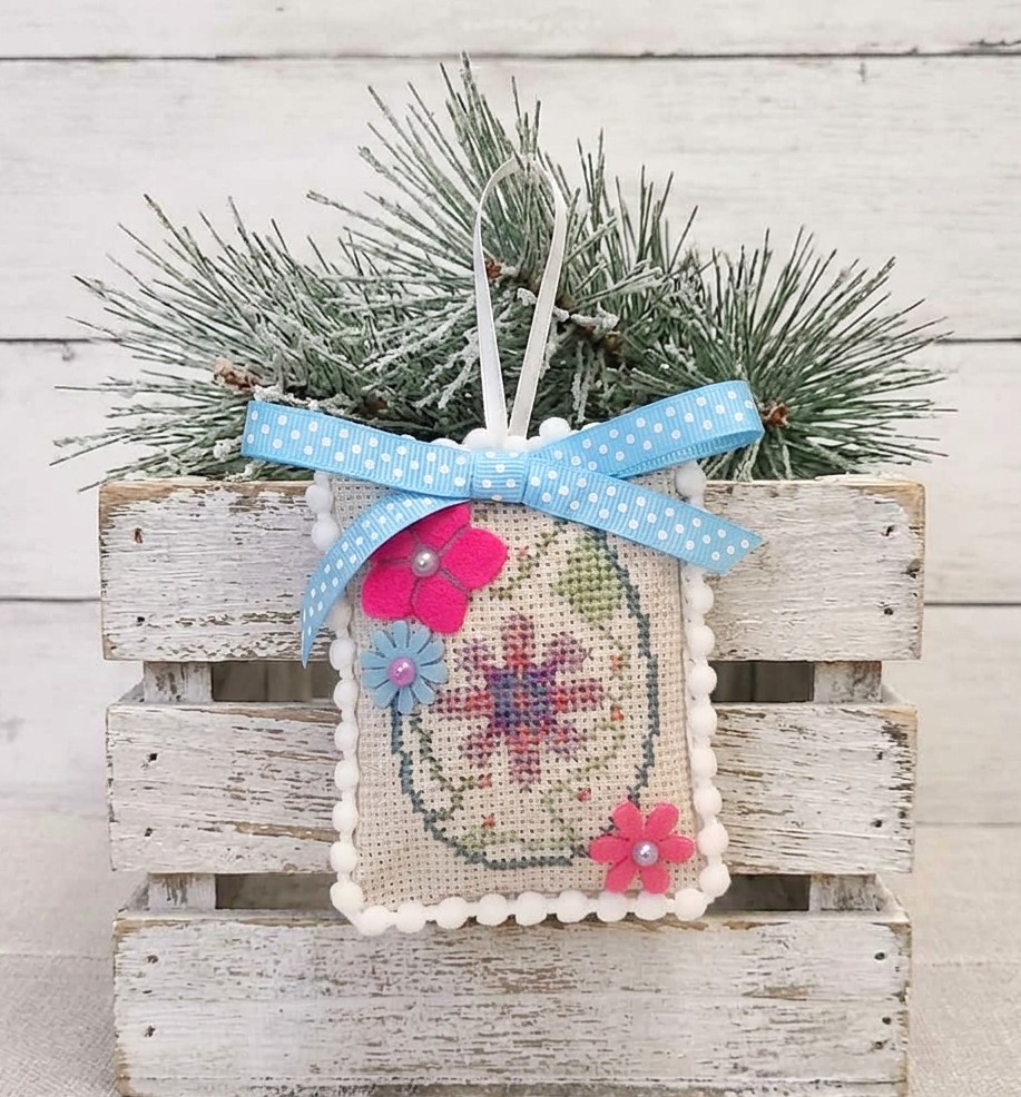 Needlepoint Easter egg, Spring flower ornament hanger