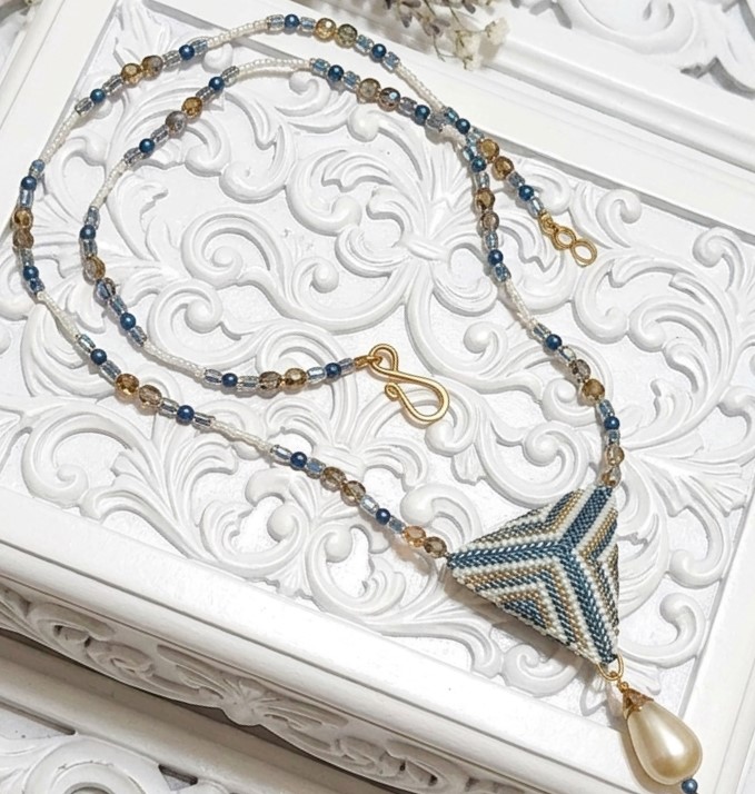 Miyuki glass pendant necklace, 3d triangle pendant, with crystal