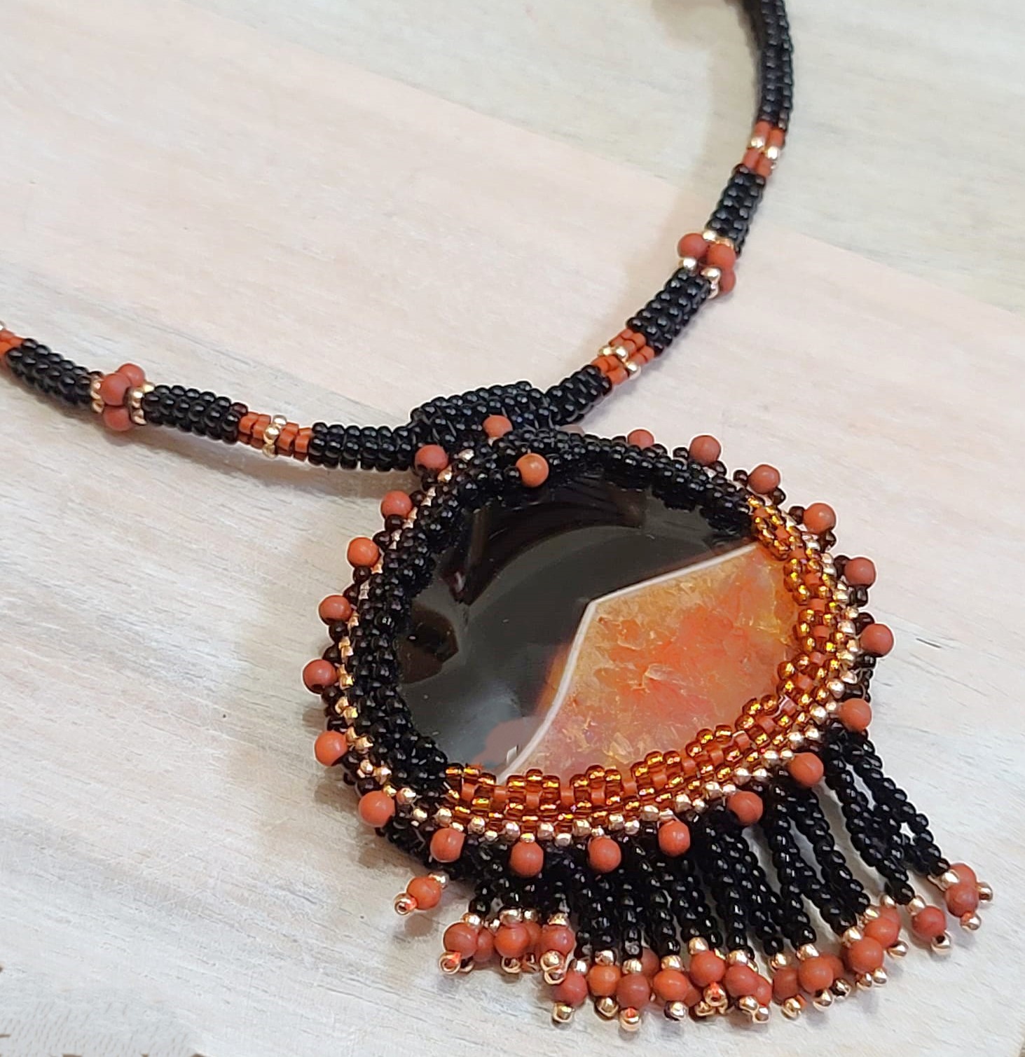 Agate gemstone necklace, pendant w/fringe, handcraftetd, glass
