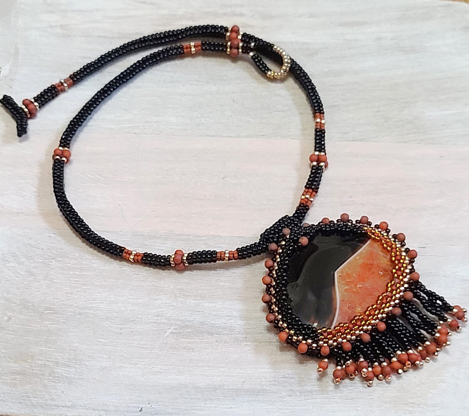 Agate gemstone necklace, pendant w/fringe, handcraftetd, glass