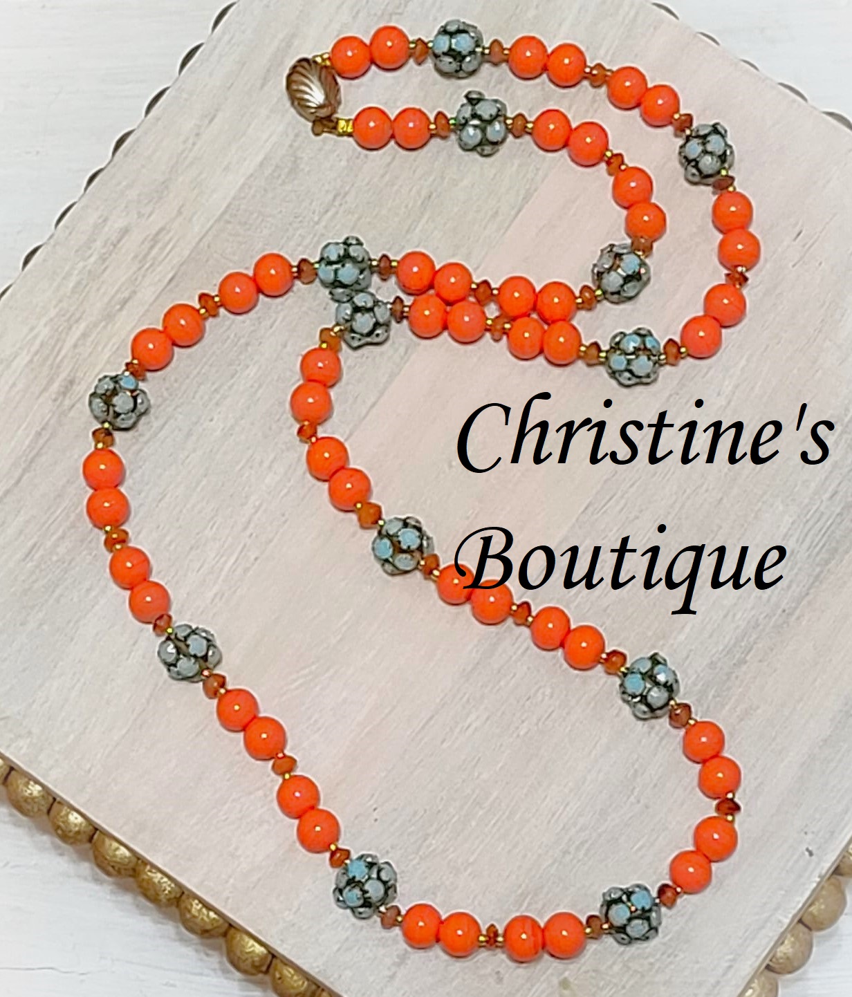Bead necklace with turquoise and orange vintage scallop clasp - Click Image to Close