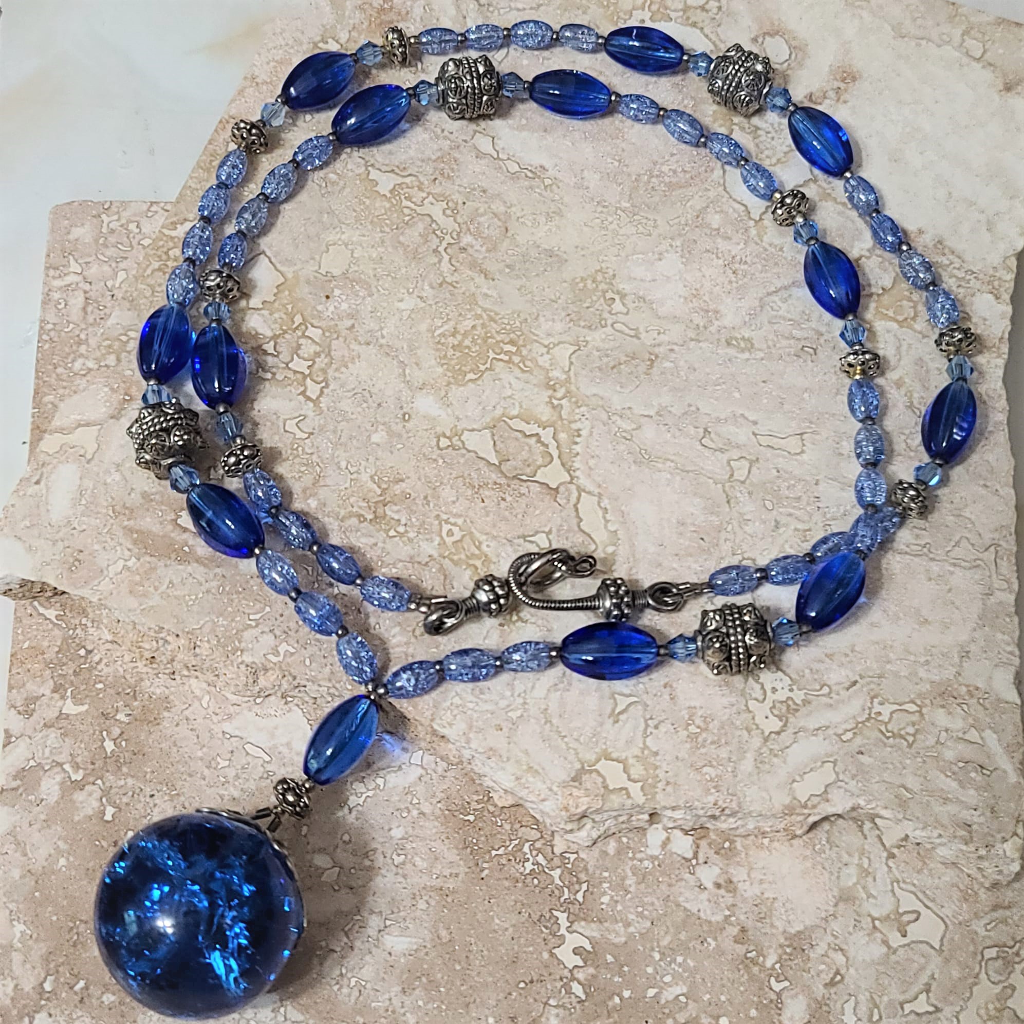 Blue crackle light and cobalt blue pendant necklace
