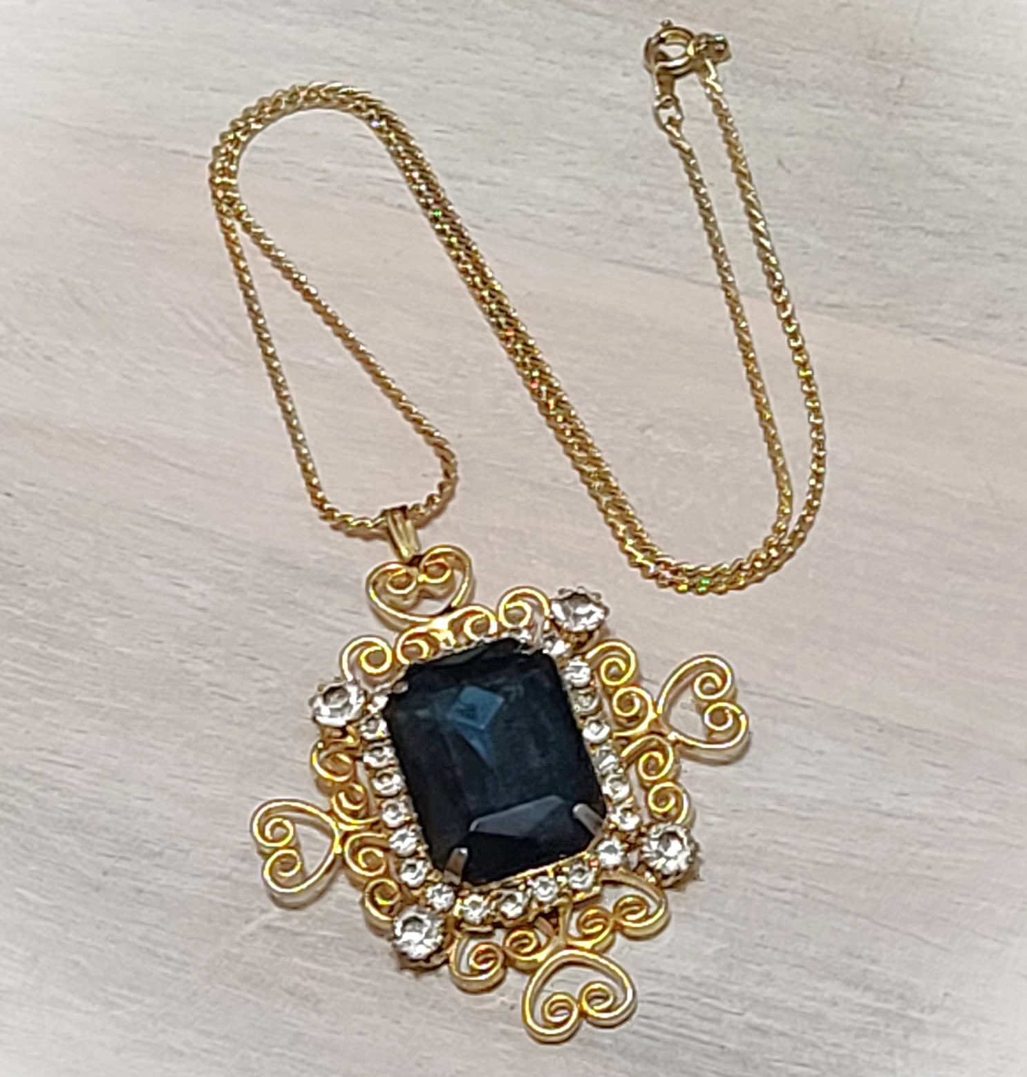 Vintage blue sapphire rhinestone pendant necklace with chain