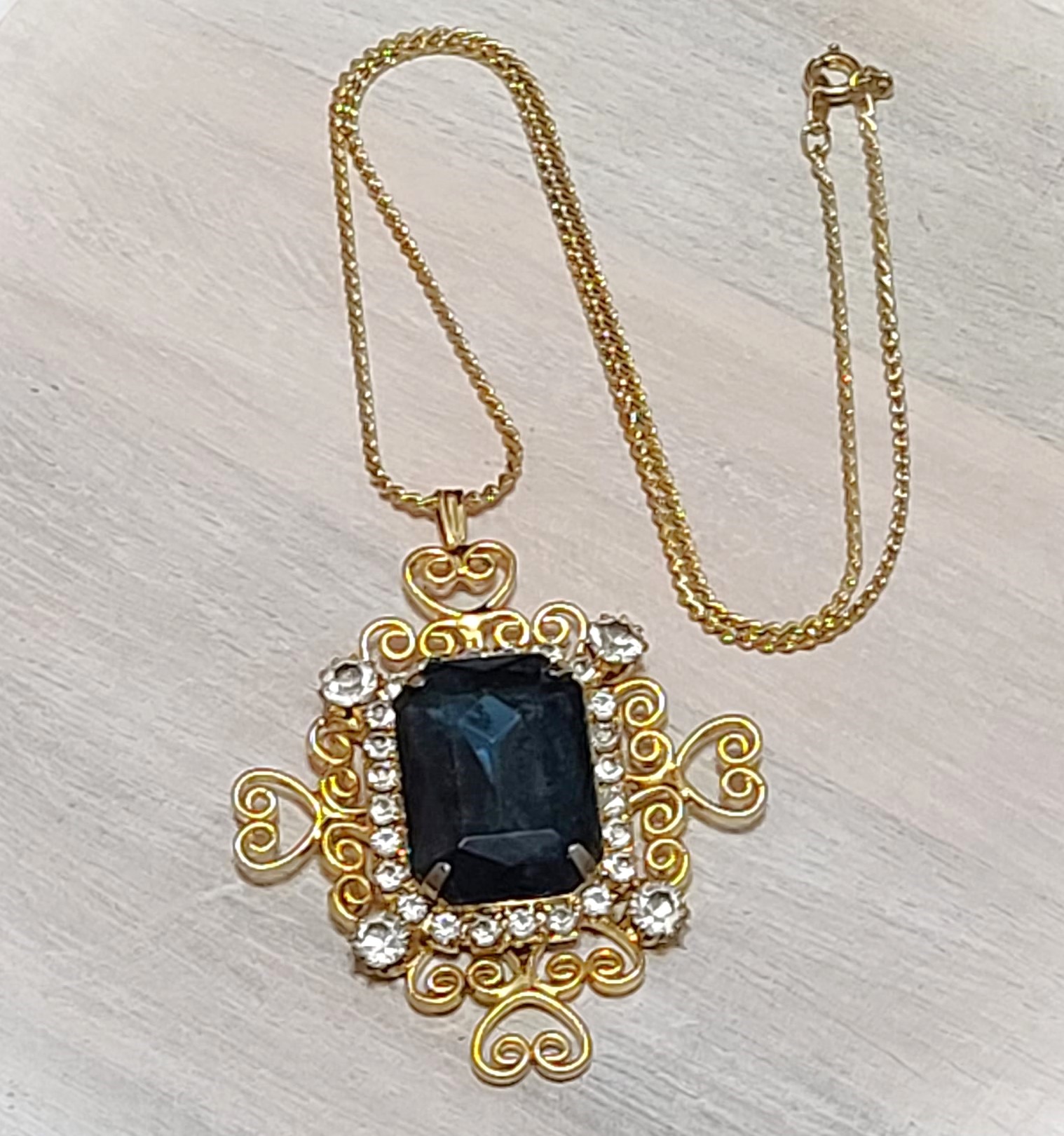 Vintage blue sapphire rhinestone pendant necklace with chain