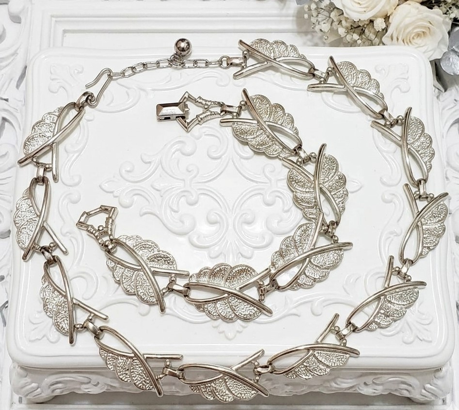 Vintage necklace and bracelet set - leaf motif design silvertone
