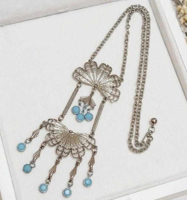 Vintage Turquoise Cabachon Fringe Necklace 1970's