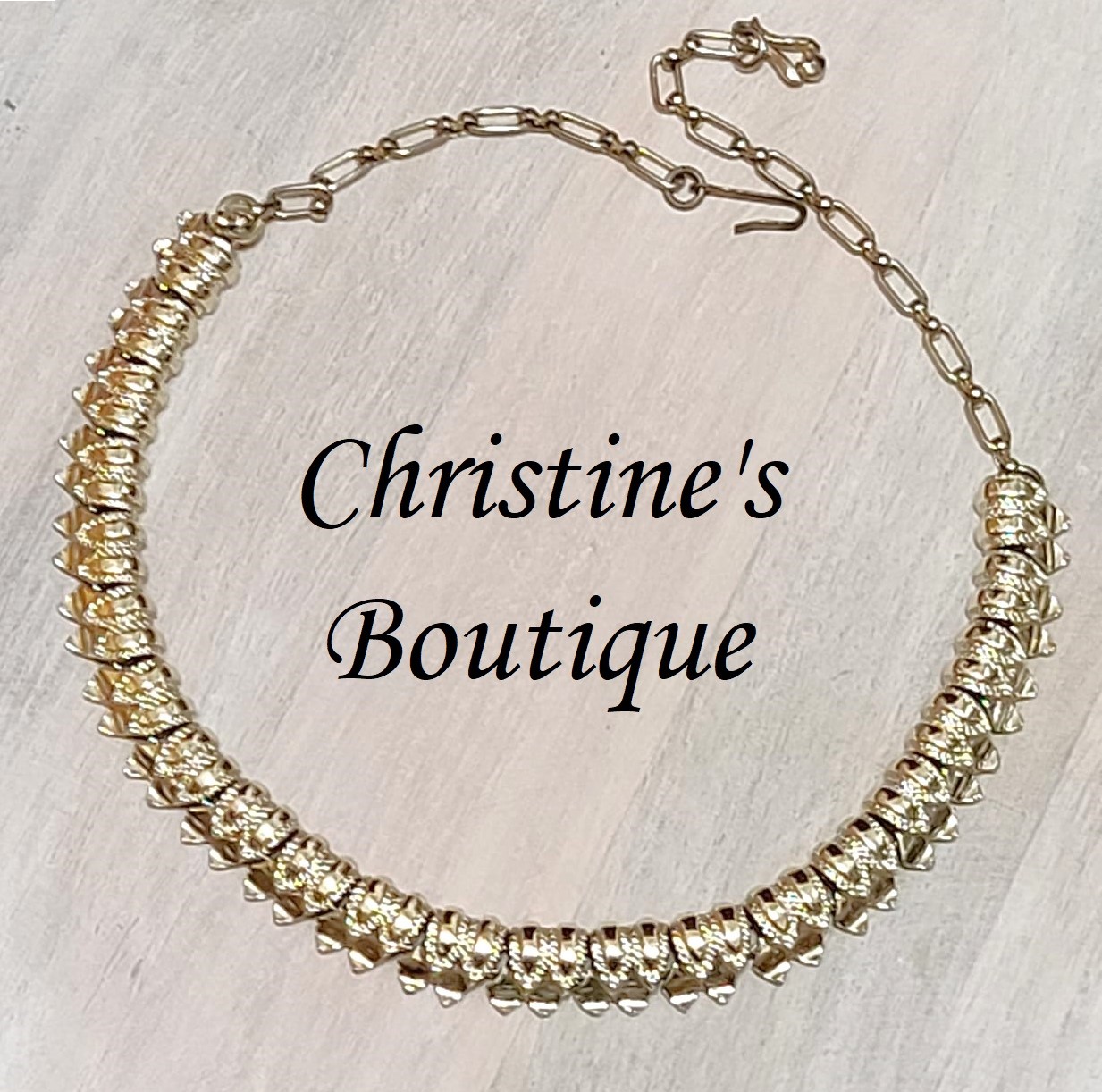 Vintage choker necklace, goldtone princess cut edging - Click Image to Close