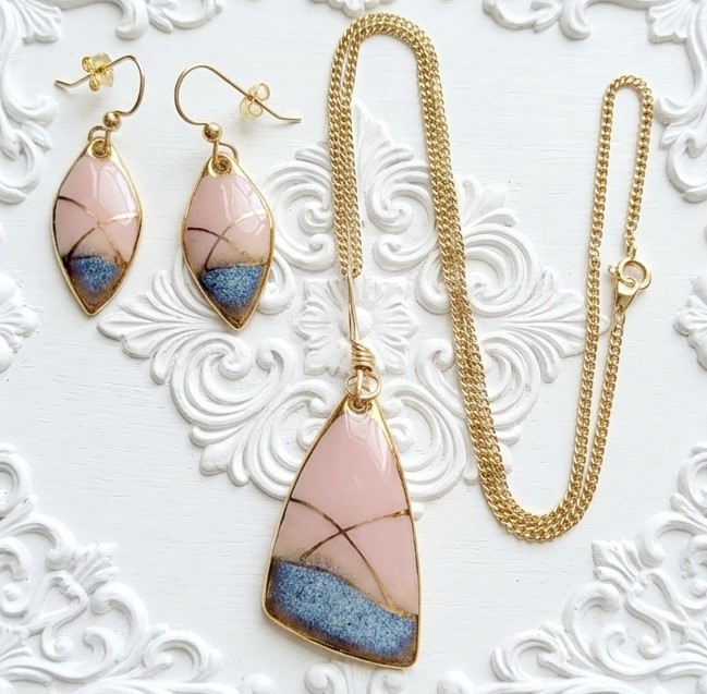 Ceramic pendant necklace and earrings set - pink and turquoise