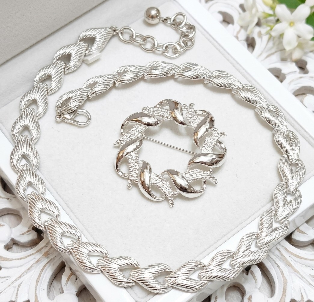 Vintage Choker Necklace and Circle Pin Set