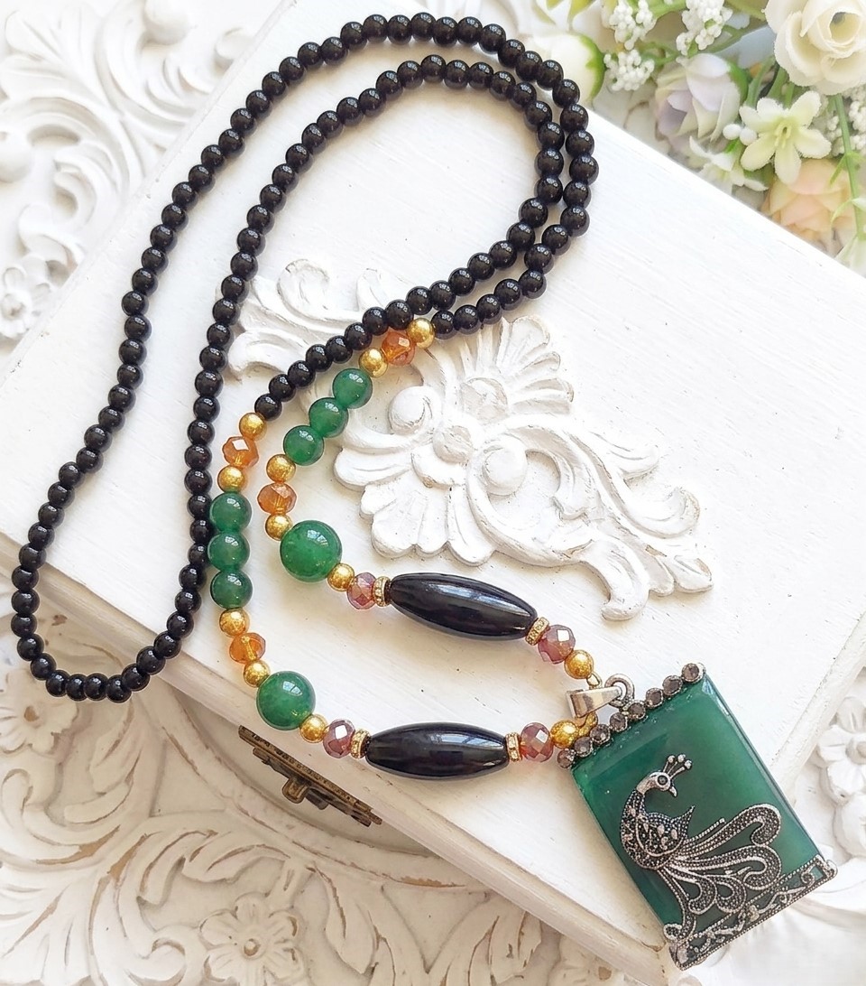 Peacock center glass penant and beaded long necklace, vintage Peacock center glass penant and beaded long necklace, vintage