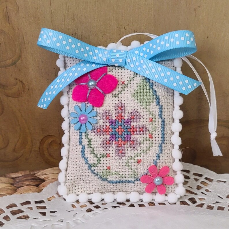 Needlepoint Easter egg, Spring flower ornament hanger