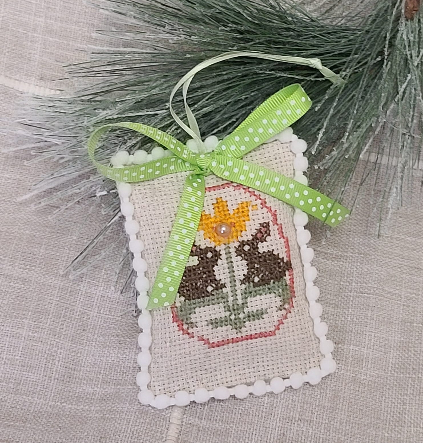 Needlepoint Easter egg, Spring bunny ornament hanger - Click Image to Close