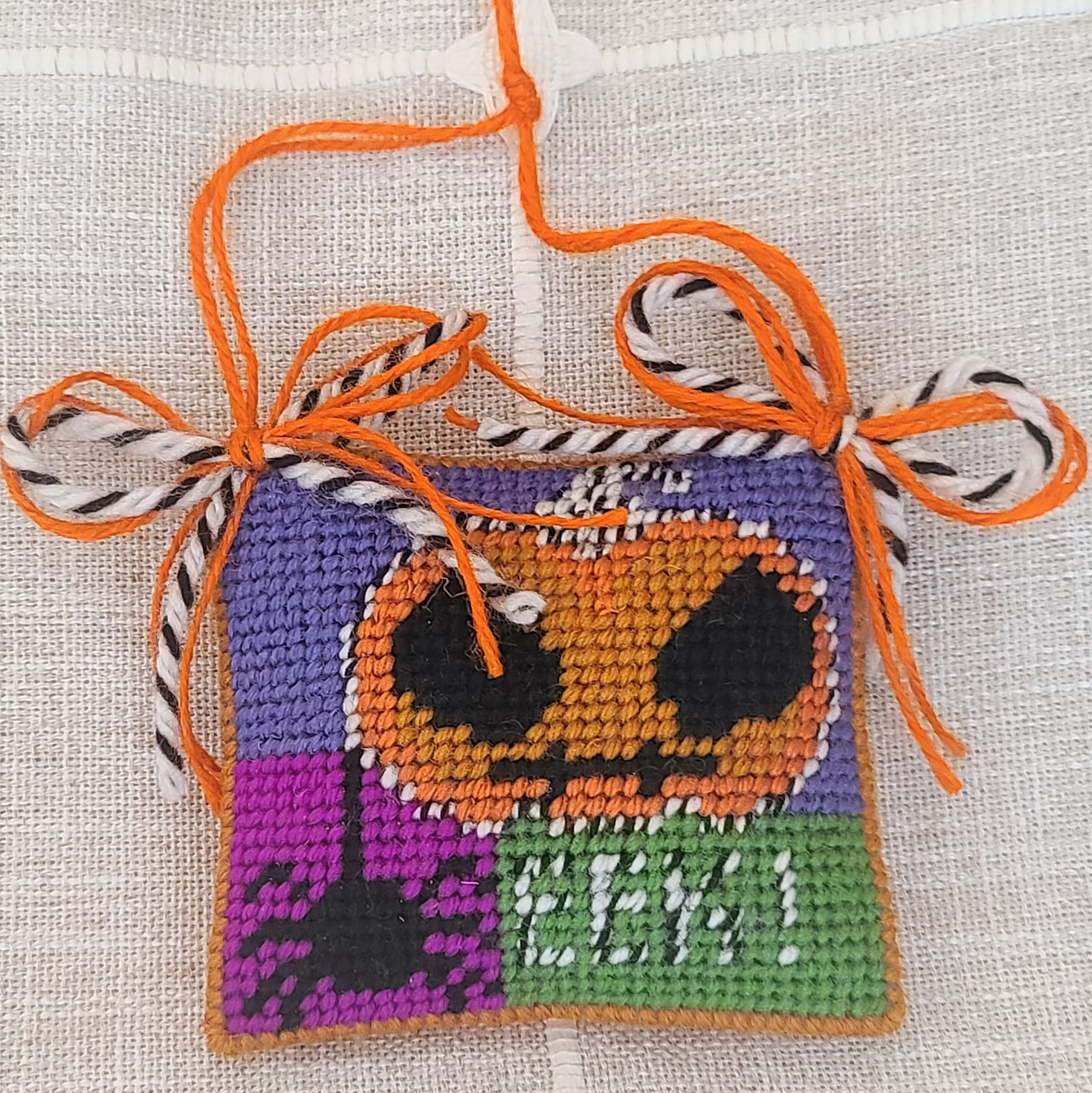 Halloween needlepoint EEK ornamental hanger - Click Image to Close