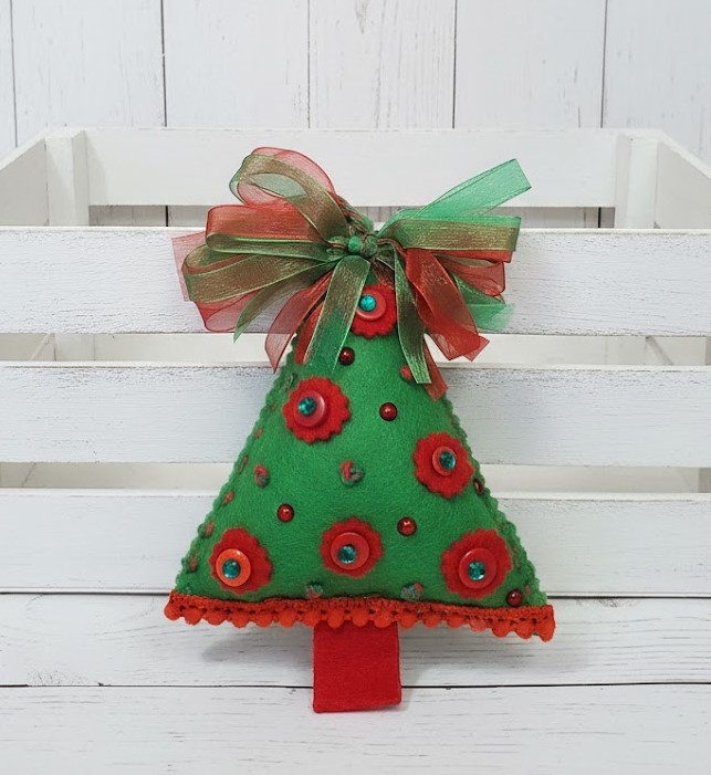 Christmas felt tree ornament - green and red trm