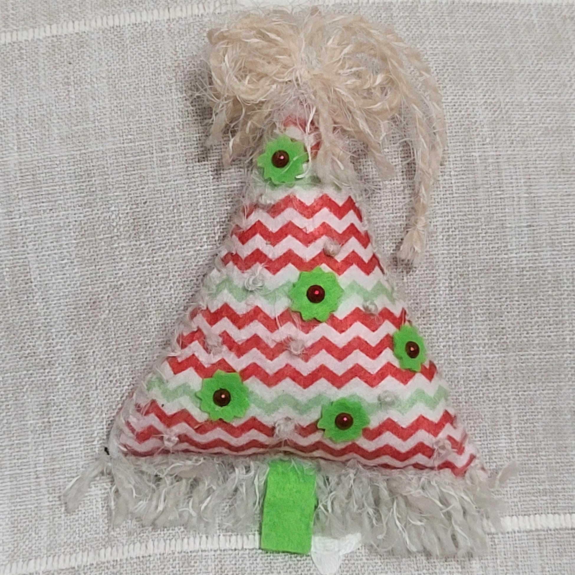 Christmas felt tree ornament - red and green pattern