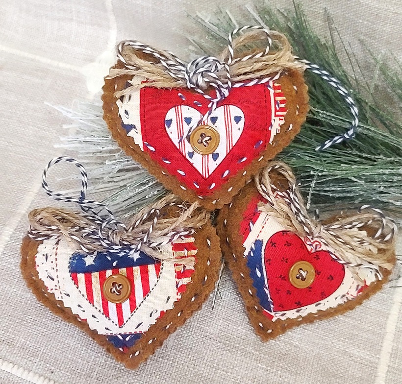 Gingerbread felt heart ornaments set of 3 - Patriotic heart - Click Image to Close