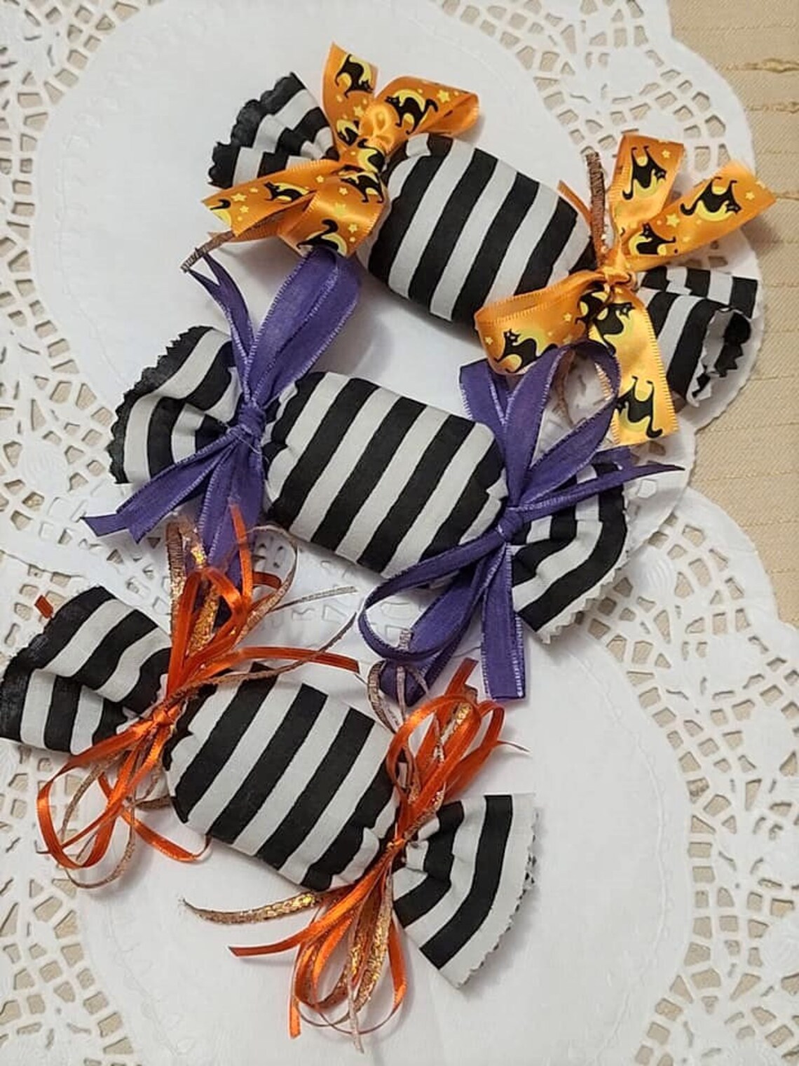Bowl filler candy ornaments set of 3 Halloween mixed color bows