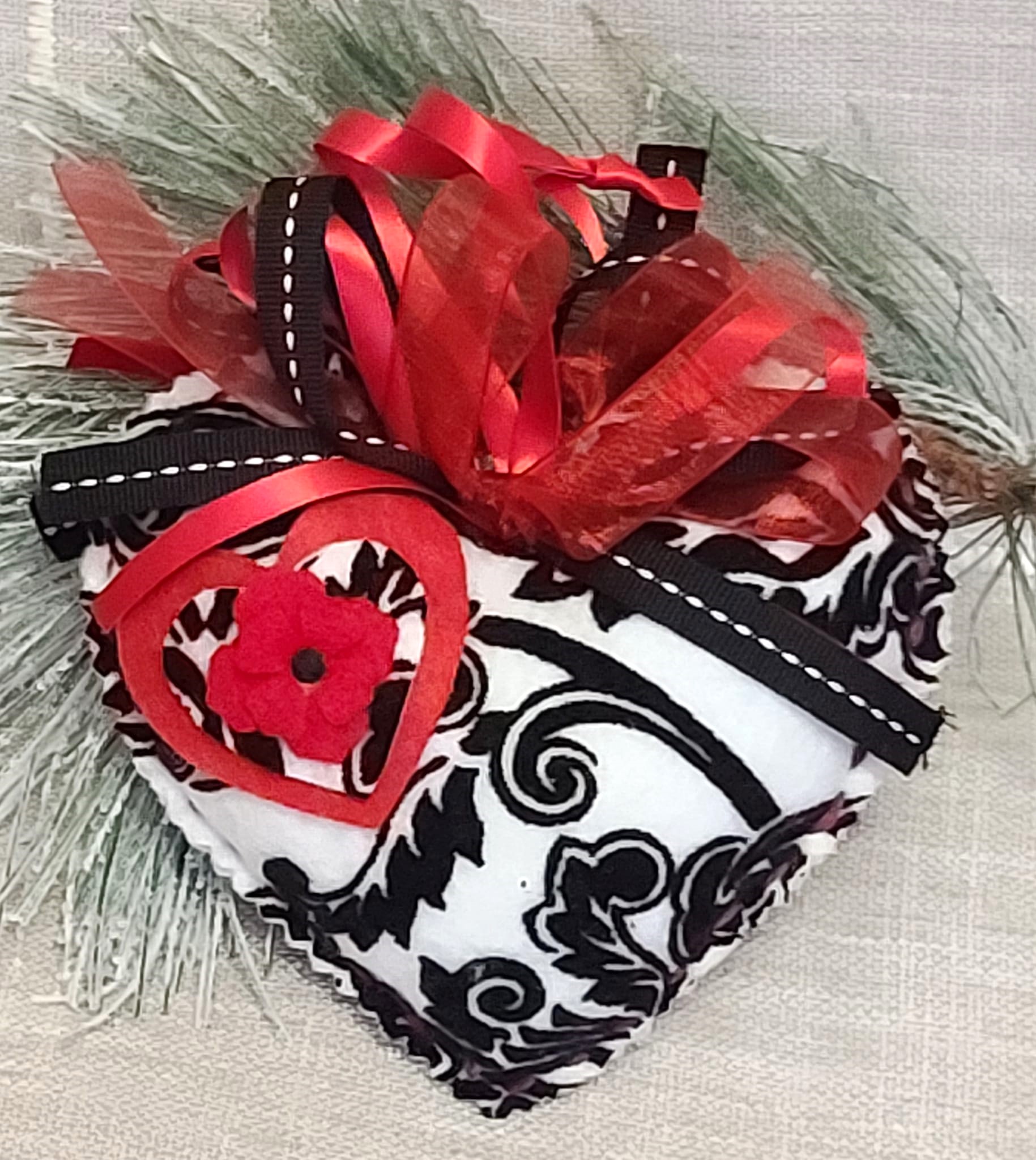 Black and White Velvet Damask Heart Ornaments - Click Image to Close