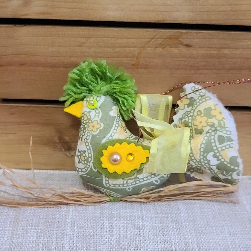 Shabby chic paisley print bird on straw perch -green yellow - Click Image to Close