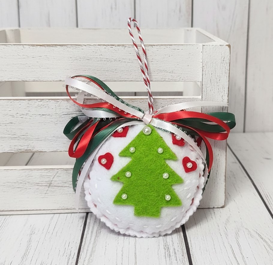 Felt evergreen tree white round ornament