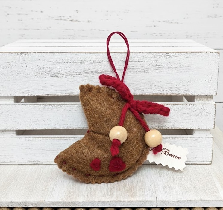 Fortune cookie ornament, handcrafted ornament, felt ornament, Be Brave message tag Fortune cookie ornament, handcrafted ornament, felt ornament, Be Brave message tag